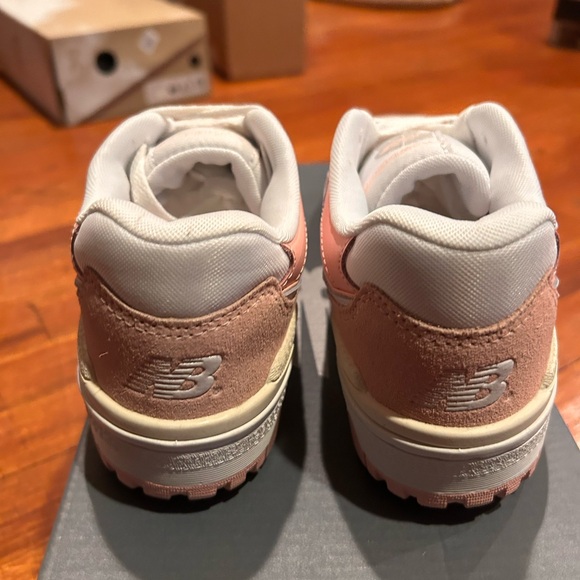 New Balance 550 White Pink Sea Salt size 5y/6.5w Lightly Used - Picture 3 of 5